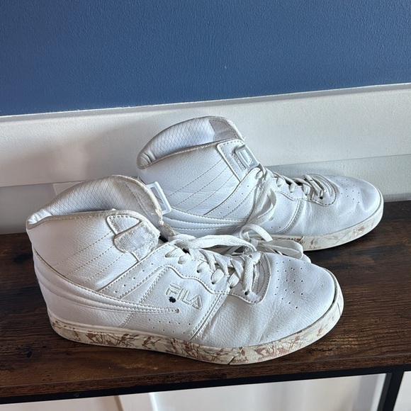 Fila Women’s Vulc 13 Mid top sneakers white camo bottoms size 9 1/2 **as is** - Picture 2 of 12